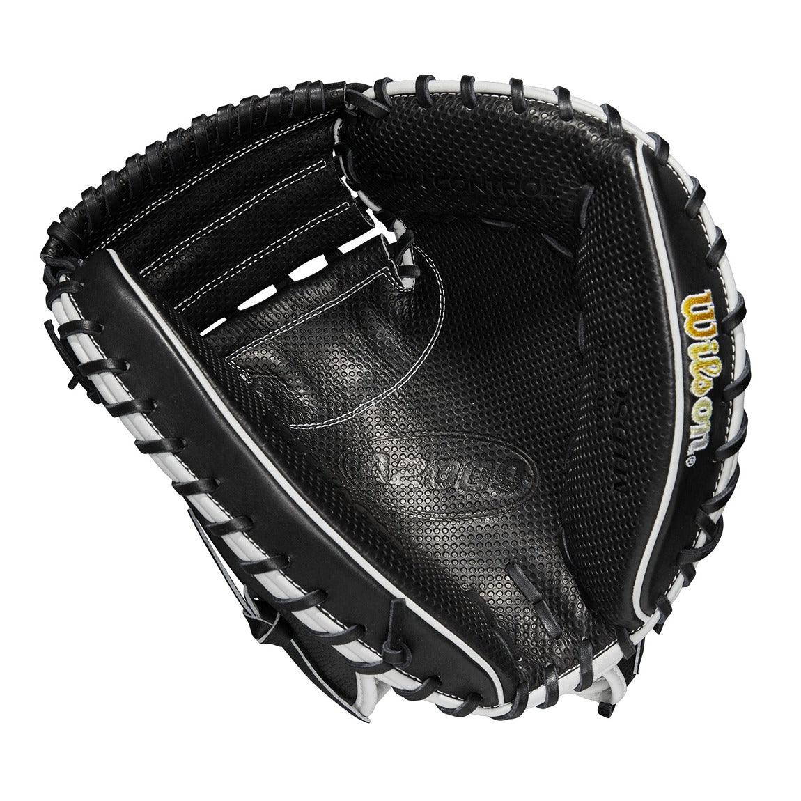 2024 Wilson A2000 Spin Control SS M1D 33.5" Catcher's Mitt
